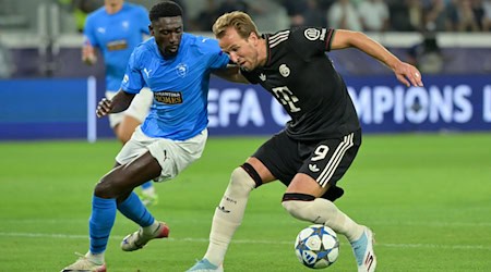Bayern-Torjäger Harry Kane (r.) - hier in der Champions League auf Zypern - ist in einer Ausnahme-Form. / Foto: Peter Kneffel/dpa