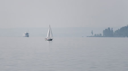 Bei dem Unfall am Samstag war eine Frau auf dem Segelboot aus Bayern gestorben. (Symbolbild) / Foto: Silas Stein/dpa