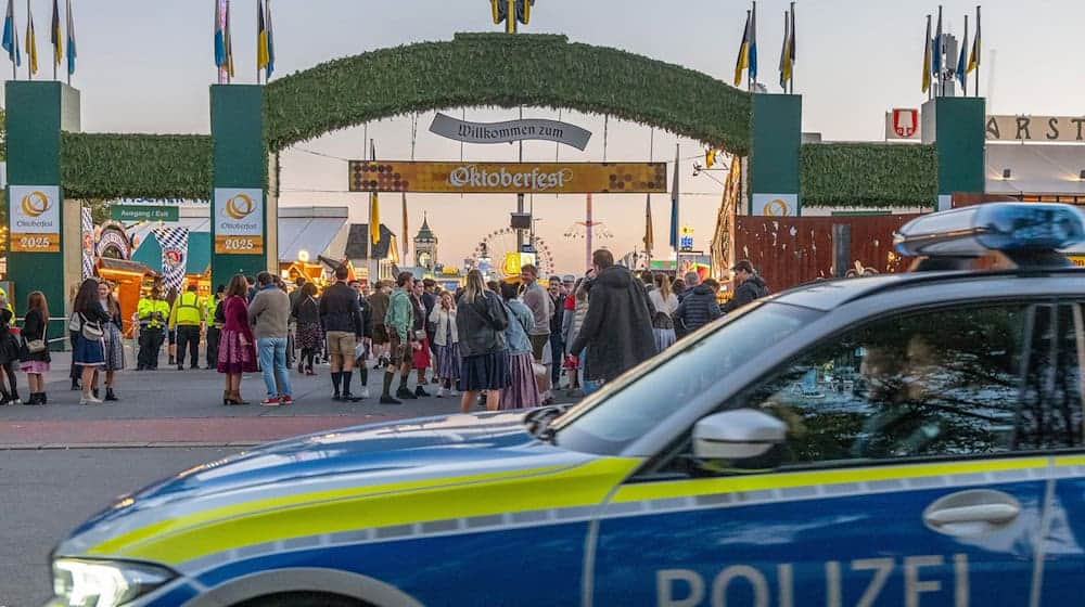 Das Münchner Oktoberfest durfte am Mittwochabend nach einer Bombendrohung wieder öffnen. / Foto: Armin Weigel/dpa