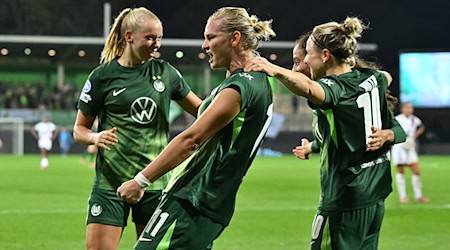 Wolfsburgs Fußball-Frauen wollen auch gegen Bayern München jubeln. / Foto: Swen Pförtner/dpa