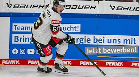 Eishockey-Nationalspieler Luis Schinko hielt es nicht lange in München aus. (Archivfoto) / Foto: Armin Weigel/dpa