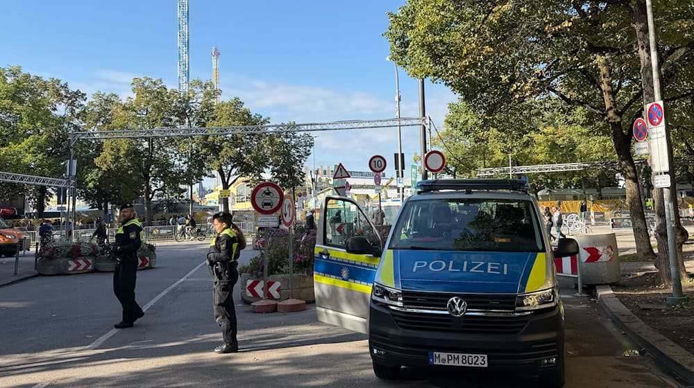 Die Polizei kündigte Suchmaßnahmen an. / Foto: Manuel Schwarz/dpa
