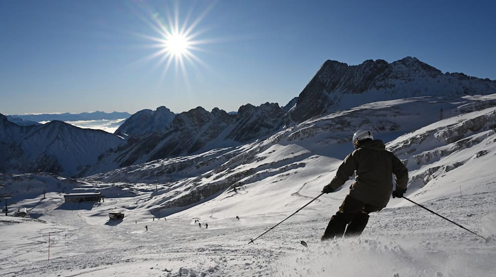 Auch auf der Zugspitze wird es teurer. (Archivbild) / Foto: Angelika Warmuth/dpa