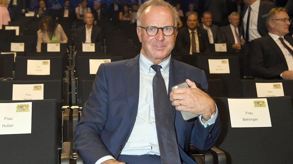 Schon vor zehn Jahren nahm Karl-Heinz Rummenigge einen Bayerischen Sportpreis entgegen - damals stellvertretend für die Profimannschaft des erfolgreichsten deutschen Fußballvereins. (Archivbild) / Foto: picture alliance / dpa