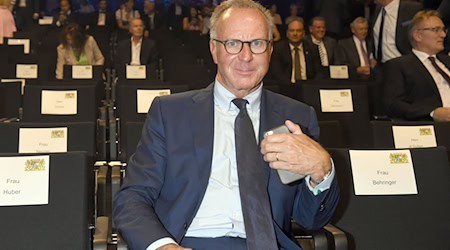 Schon vor zehn Jahren nahm Karl-Heinz Rummenigge einen Bayerischen Sportpreis entgegen - damals stellvertretend für die Profimannschaft des erfolgreichsten deutschen Fußballvereins. (Archivbild) / Foto: picture alliance / dpa