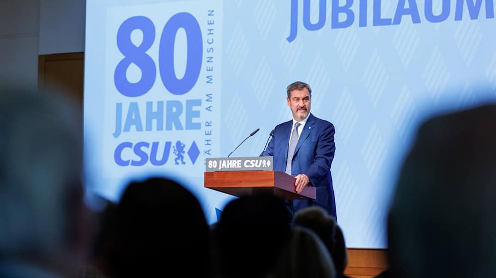 80 Jahre nach ihrer Gründung ist die CSU von der AfD stark herausgefordert. Parteichef Söder betonte, dass er eine Zusammenarbeit kategorisch ablehnt.  / Foto: Matthias Balk/dpa 80 Jahre nach ihrer Gründung ist die CSU von der AfD stark herausgefordert. Parteichef Söder betonte, dass er eine Zusammenarbeit kategorisch ablehnt.  / Foto: Matthias Balk/dpa