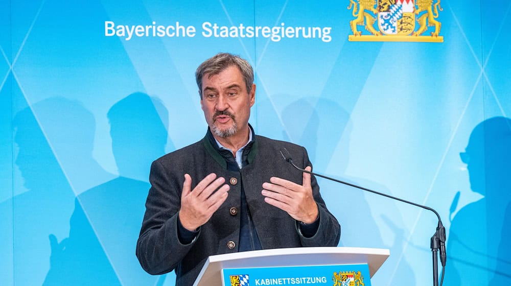 Nach der Sichtung von Drohnen über dem Münchner Flughafen will Bayerns Ministerpräsident Markus Söder (CSU) mehr Rechte für die Polizei des Landes (Archivbild).   / Foto: Armin Weigel/dpa