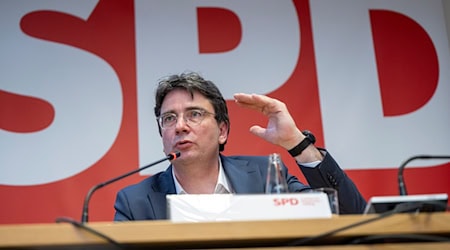 SPD-Politiker Florian von Brunn findet die geplanten Änderungen beim Bürgergeld nicht gut. (Archivbild) / Foto: Peter Kneffel/dpa