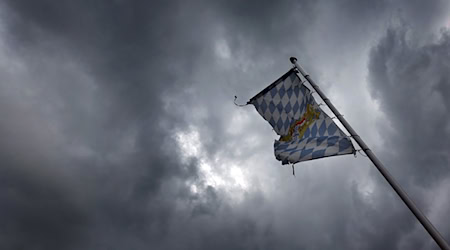 Der Deutsche Wetterdienst rechnet mit stürmischem Wetter. (Archivbild) / Foto: Karl-Josef Hildenbrand/dpa