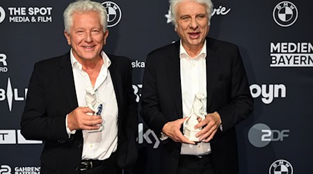 Die beiden Münchner «Tatort»-Ermittler Miroslav Nemec und Udo Wachtveitl haben den Ehrenpreis des Ministerpräsidenten erhalten. / Foto: Felix Hörhager/dpa
