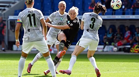 Der Klassiker des deutschen Frauenfußballs: Bayern München gegen den VfL Wolfsburg - hier beim Supercup-Finale im August. / Foto: Uli Deck/dpa