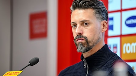 Augsburg-Trainer Sandro Wagner muss die erste Krise seiner noch jungen Bundesliga-Karriere meistern. (Archivfoto) / Foto: Harry Langer/dpa