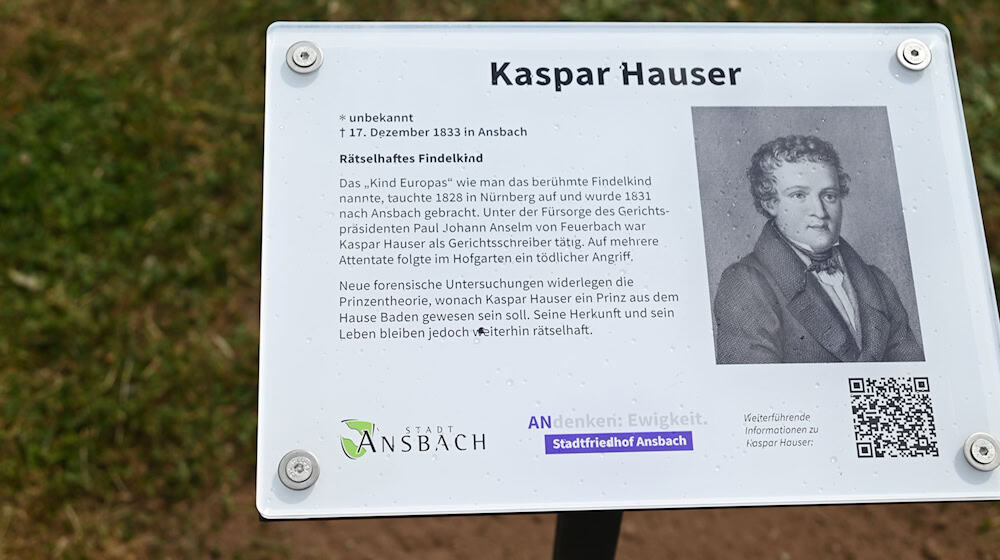 Die Infotafel am Grab von Kaspar Hauser fehlt. / Foto: Stadt Ansbach/dpa