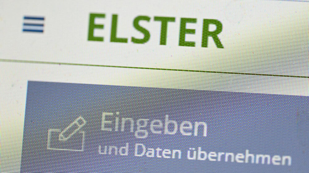 Per App und einem Klick die nervige Steuererklärung erledigen? Klingt verführerisch - genau das kann aber auch ein Problem werden. (Symbolbild) / Foto: Bernd Weißbrod/dpa