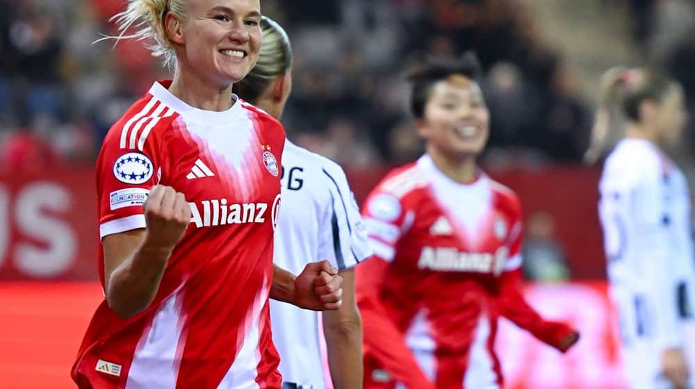 Pernille Harder traf per Kopf zum 1:0 für die Münchnerinnen. / Foto: Sven Hoppe/dpa