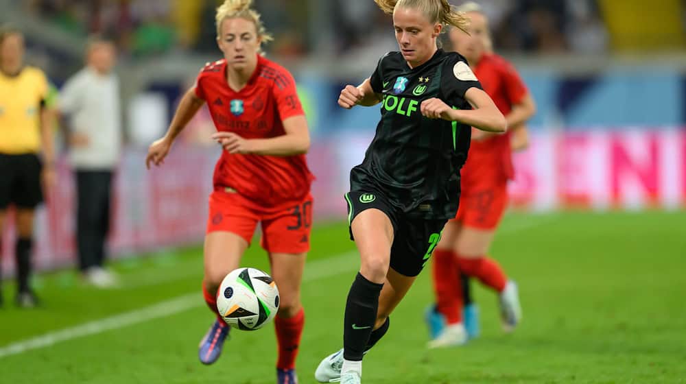 Fällt mehrere Wochen aus: Wolfsburgs Nationalspielerin Vivien Endemann. / Foto: Robert Michael/dpa