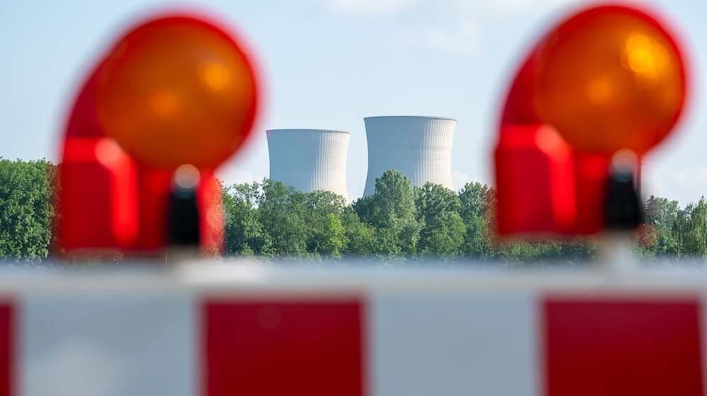 Um das Kraftwerk gilt während der Sprengung ein Sperrbereich. (Archivbild) / Foto: Stefan Puchner/dpa