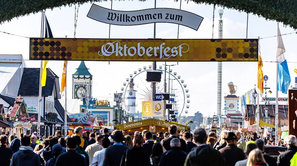 Auf dem Oktoberfest läuft der Betrieb mittlerweile wieder normal. / Foto: Matthias Balk/dpa