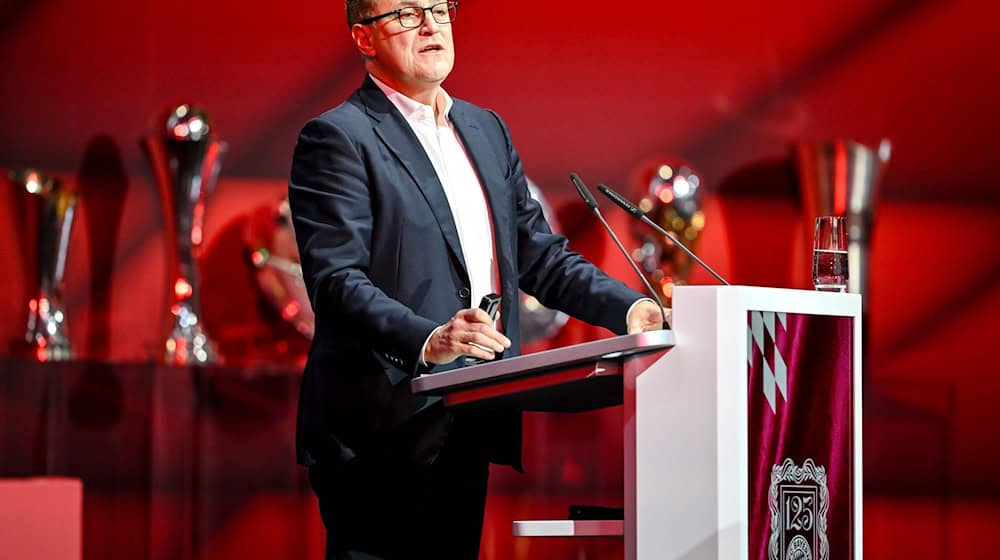 Vorstandschef Jan-Christian Dreesen verkündet wieder gute Finanzzahlen. / Foto: Harry Langer/dpa