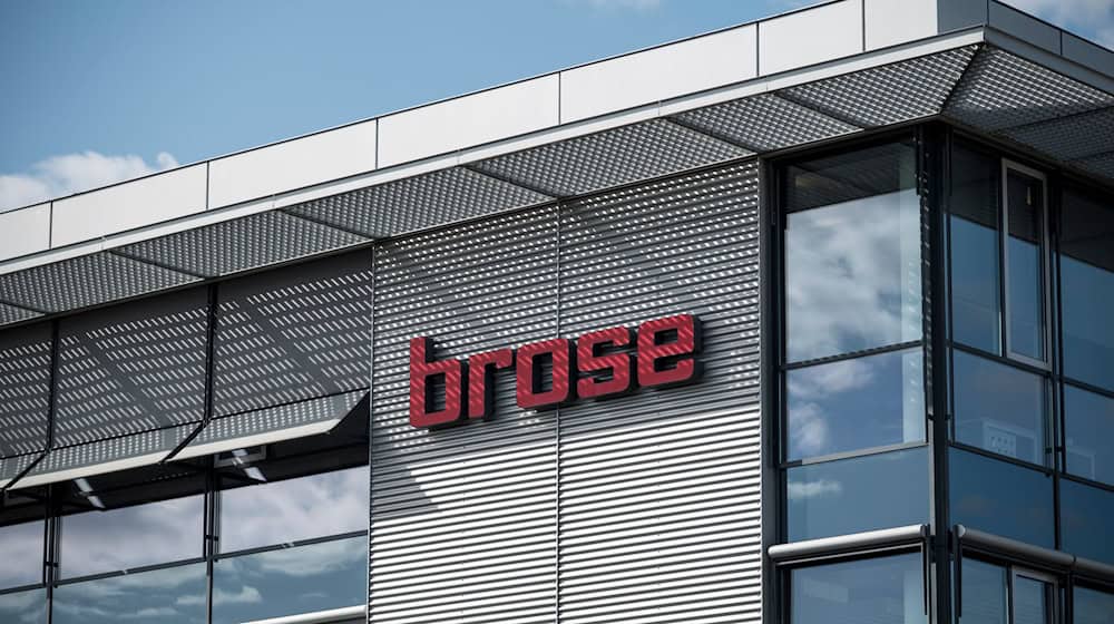 Der Coburger Automobilzulieferer Brose will sich künftig am Bau von Raumfahrtsatelliten beteiligen. / Foto: Daniel Vogl/dpa