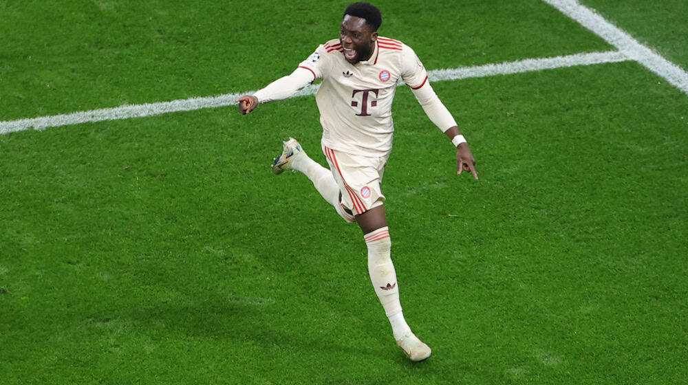 Alphonso Davies will nach seinem Kreuzbandriss bald sein Comeback in der Bundesliga und Champions League geben. (Archivfoto) / Foto: Rolf Vennenbernd/dpa