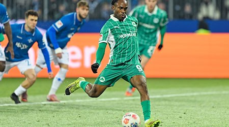 Noah Futkeus Doppelpack konnte keinen Sieg der Fürther einläuten. / Foto: Uwe Anspach/dpa