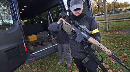 Die Bundeswehr-Großübung «Marshal Power» beschäftigt seit dem fatalen Schuss eines Polizisten auf einen Soldaten nicht nur die Behörden. Auch die Jusitz ermittelt zu den noch immer unklaren Hintergründen. (Archivbild) / Foto: Karl-Josef Hildenbrand/dpa