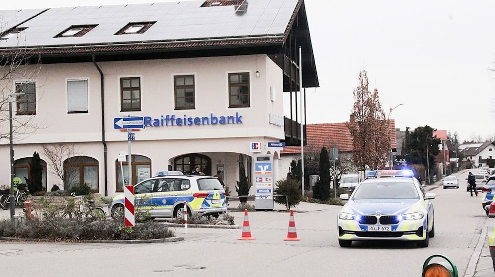 Nach dem Überfall auf einen Geldtransporter müssen ein Vater und sein Sohn lange in Haft (Archivbild)  / Foto: Josef Reisner/dpa