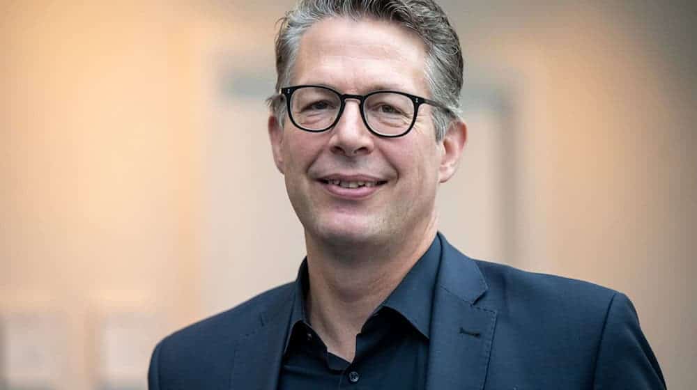 Kunstminister Blume (CSU) fordert ein Restitutionsgesetz. (Archivbild) / Foto: Peter Kneffel/dpa