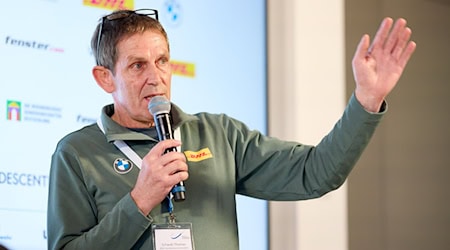 Bei der Saisoneröffnung in Ismaning gibt BSD-Vorstandschef Thomas Schwab auch das Olympia-Ziel aus. (Archivbild) / Foto: Bernd Thissen/dpa