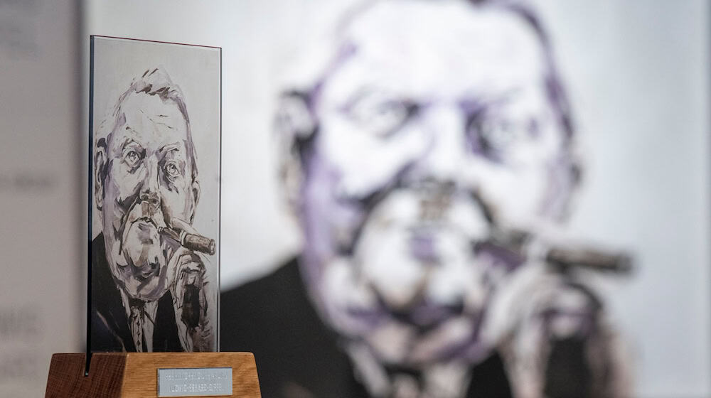 Seit Tagen gibt es Wirbel um den Ludwig-Erhard-Gipfel am Tegernsee. (Archivbild) / Foto: Peter Kneffel/dpa