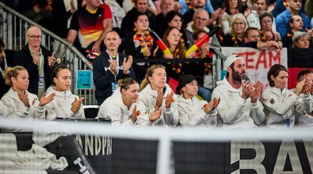Deutschlands Tennisspielerin haben doch noch die Chance auf den Verbleib in der Weltgruppe des Billie Jean King Cups. / Foto: Mathias Schulz/dpa