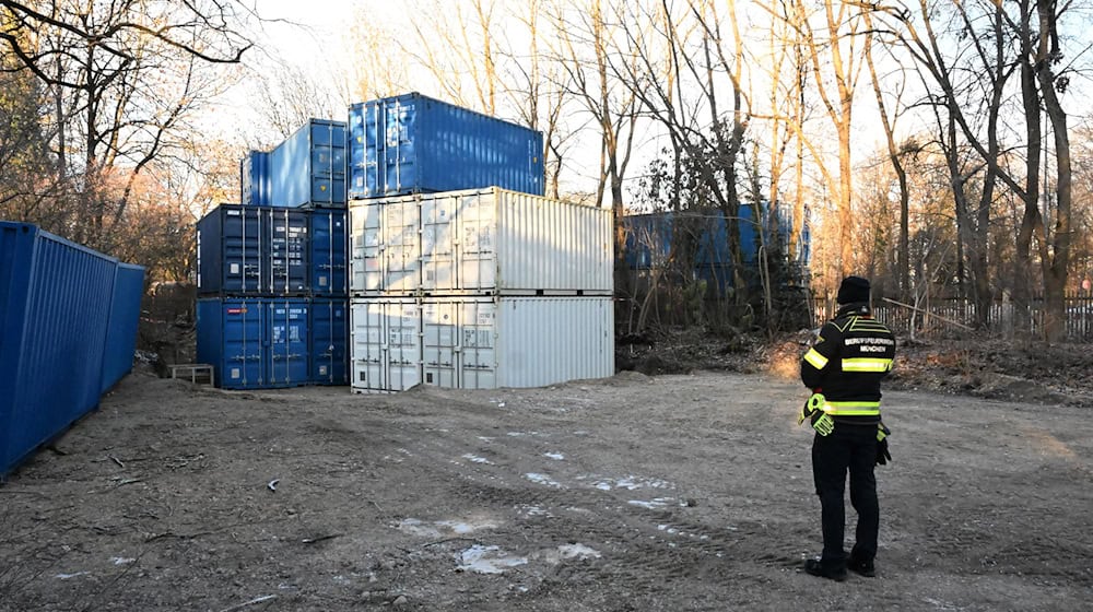 Die Evaluierung läuft laut Feuerwehr bisher planmäßig. / Foto: Felix Hörhager/dpa