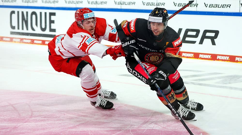 Nationalstürmer Tobias Rieder (r) fehlt verletzt beim Deutschland Cup in Landshut. (Archivbild) / Foto: Christian Kolbert/dpa