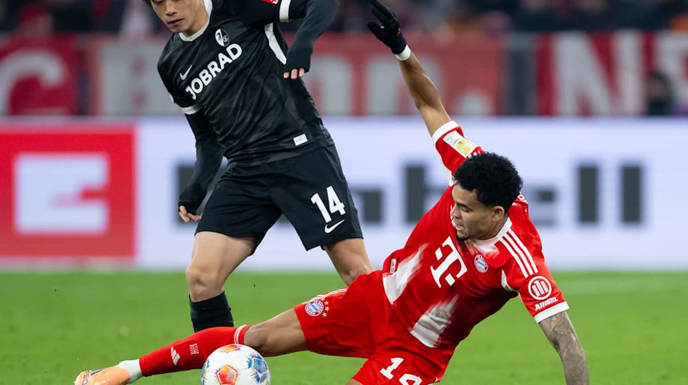 Luis Díaz (r) wurde in der Champions League für drei Spiele gesperrt. / Foto: Sven Hoppe/dpa