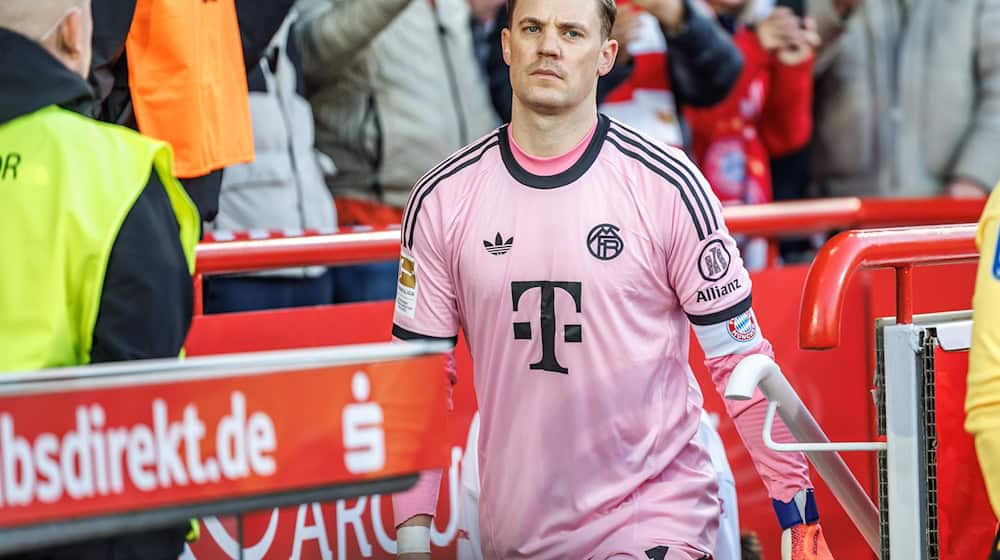 Ist Manuel Neuer beim Heimspiel gegen Freiburg fit? / Foto: Andreas Gora/dpa