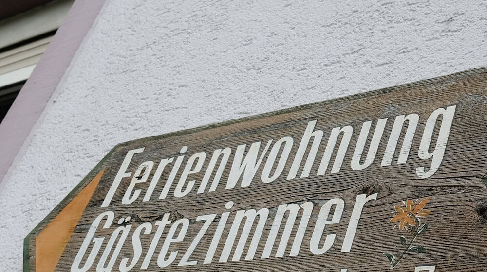 Ein unbekannter Mieter hat in Bayern eine Ferienwohnung verunstaltet. (Symbolbild) / Foto: Bernd Weißbrod/dpa