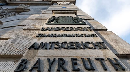 Mehr als fünf Jahre haben Wissenschaftler der Universität Bayreuth Hunderte Verfahren gesichtet und handelnde Personen der NS-Zeit identifiziert sowie den Umgang mit Justizunrecht nach dem Zweiten Weltkrieg analysiert. (Archivbild) / Foto: Daniel Karmann/dpa