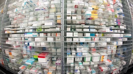 Teure Krebsmittel wollte der Verdächtige mit seinem Betrug erbeuten. (Symbolbild) / Foto: Daniel Reinhardt/dpa