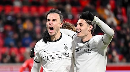 Für Gladbachs Stürmer Haris Tabakovic (l) lief es zuletzt prächtig.  / Foto: Harry Langer/dpa