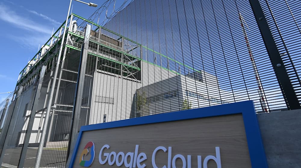 Google konzentriert sich mit seinen deutschen Rechenzentren auf den Großraum Frankfurt, auch weil sich in der Nähe der große Internetknoten DE-CIX befindet. (Archivbild)  / Foto: Arne Dedert/dpa