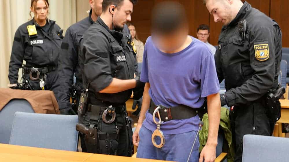 Die vier Angeklagten sollen fast 800 Menschen illegal nach Deutschland gebracht haben. (Archivbild) / Foto: Uwe Lein/dpa