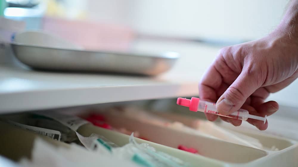 Bayerns Gesundheitsministerin Judith Gerlach (CSU) verweist auf die HIV-Testwochen, die die Testbereitschaft der Bürgerinnen und Bürger erhöhen sollen. (Symbolbild) / Foto: Sebastian Gollnow/dpa