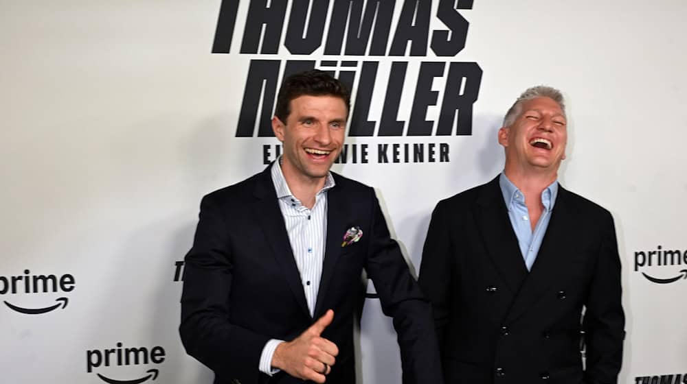 Thomas Müller (links) und Bastian Schweinsteiger spielten lange erfolgreich beim FC Bayern. (Archivfoto) / Foto: Felix Hörhager/dpa