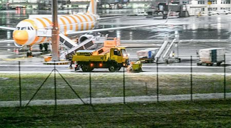 Am Flughafen München gab es wetterbedingte Beeinträchtigungen.  / Foto: Jason Tschepljakow/dpa