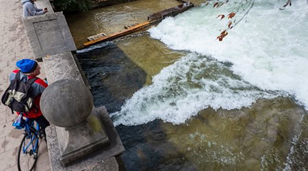 Wann der Surfspot wieder funktionsfähig ist, ist unklar. (Archivbild) / Foto: Peter Kneffel/dpa