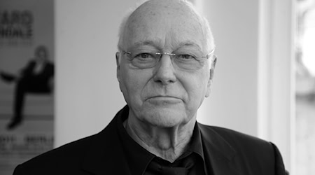 Der Musikproduzent und Manager Dieter Weidenfeld ist im Alter von 95 Jahren gestorben. (Archivbild) / Foto: Jens Kalaene/dpa /dpa