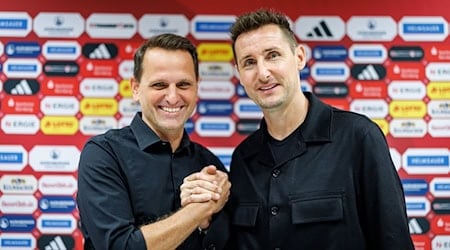 Wollen mittelfristig mit dem FCN in die Bundesliga: Miroslav Klose (r) und Joti Chatzialexiou. (Archivfoto) / Foto: Daniel Karmann/dpa