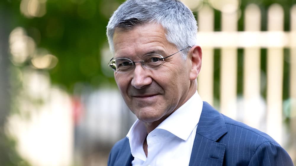 Bayern-Präsident Herbert Hainer begrüßt den Vorstoß des Bayerischen Fußball-Verbandes. (Archiv) / Foto: Sven Hoppe/dpa
