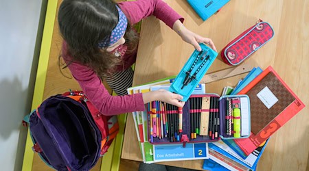 In Bayern wird die Zahl der Schüler in den kommenden Jahren steigen. (Symbolbild) / Foto: Hendrik Schmidt/dpa